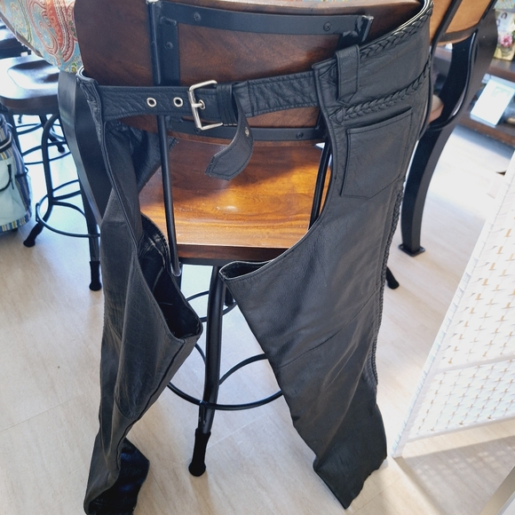 ⤵️Ladies Black Leather Chaps *MEDIUM❤️ - Picture 11 of 14